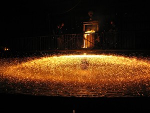 鋼丸生產(chǎn)成套線主要生產(chǎn)高強度鋼丸、不銹鋼丸、鑄鋼丸、鋼砂、鋼絲切丸、鋁丸。